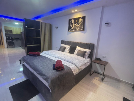 Apartmán VIP 80m2 + terasa 20 m2 s výhledem na bazén pro 2 až 6 osob