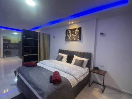 Apartmán VIP 80m2 + terasa 20 m2 s výhledem na bazén pro 2 až 6 osob